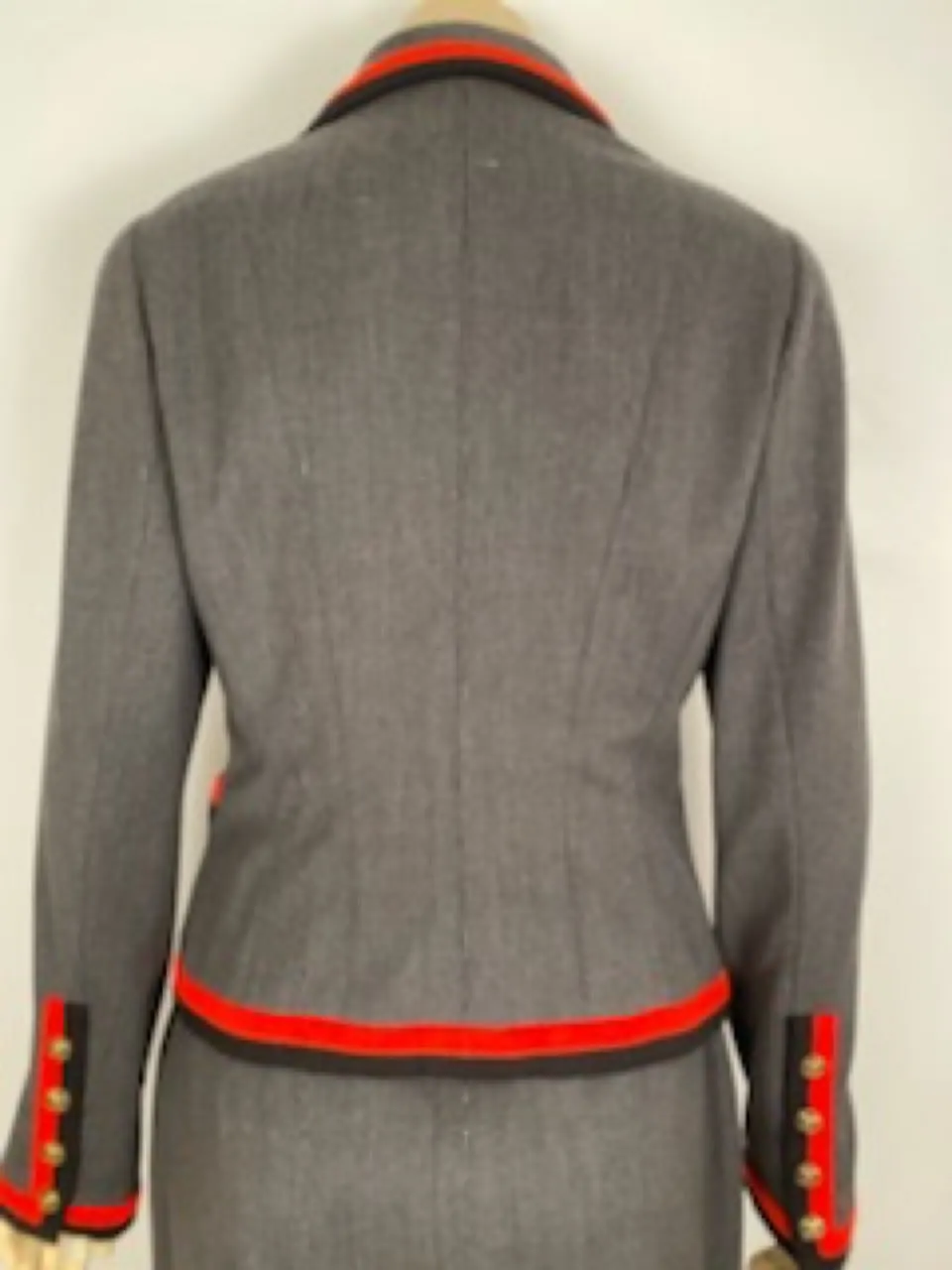 94A 1994 Fall Very Rare Vintage Chanel Skirt Suit in Grey/Red/Black FR 42 US 6/8